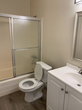 $45 / 1br - Alquiler gratis para una mujer en West Hollywood (West Hollywood)63812226227201121