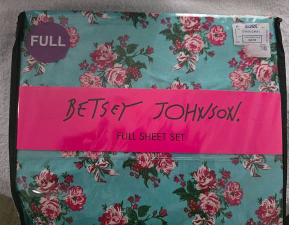 BETSEY JOHNSON FULL SHEET FLORAL SET- BRAND NEW 1