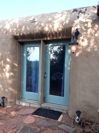 $2,000 / 2br - 930ft2 - Canyon Road Adobe (Eastside)63806069328513124