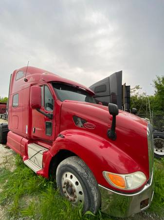 2008 Peterbilt 387 – Potencia Cummins – Transmisión manual de 13 velocidades - $6,50063624812980739123