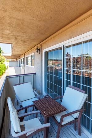 $2,395 / 2br - 825ft2 - Everything You Need. All Right Here 2 bed/1 bath/825Sq.Ft /$2,395 (alameda)64017515576451124