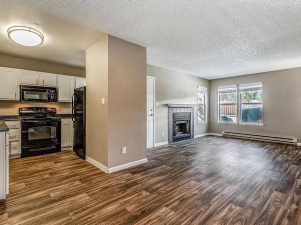$1,185 / 1br - 740ft2 - Garden, Free Clubhouse Use for Community-wide Functions, Garage (Colorado Springs, Colorado 80906)63686709643395121