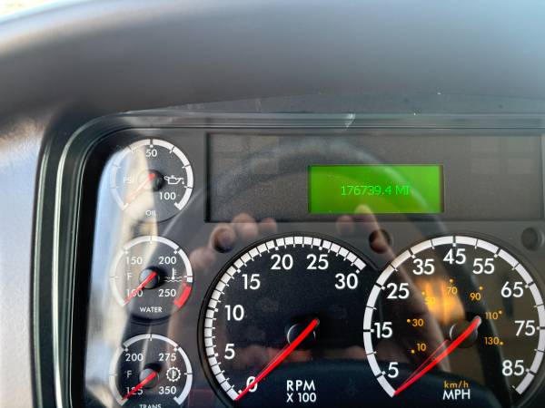 2018 Freightliner M2 106 Tandem - Photo 13