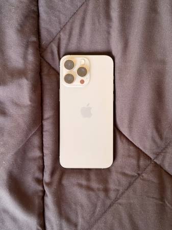 iPhone 15 Pro Max - Unlocked in Titanium. 1