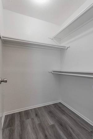 $899 / 1br - 630ft2 - Autumn Vibes & Apartment Goals at Bedford Oaks (1400 Shady Ln, Bedford, TX)63796578709763123