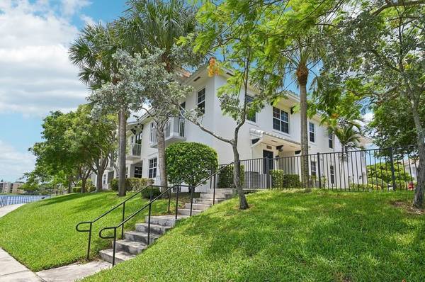 $2,680 / 3br - 1588ft2 - Pool, Lake Worth FL, 3BD 2BA (6116 Yellow Sun Drive, Lake Worth, FL)64001849397763123
