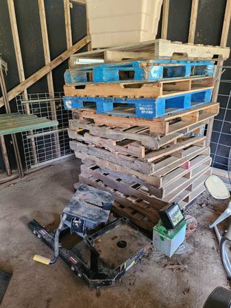Free pallets 1