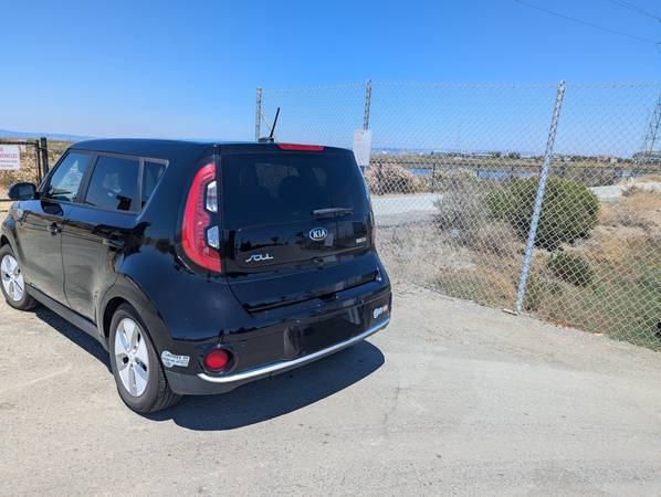 KIA Soul EV+ 2016 negro - autonomía de 100 millas, 51K millas, batería de vehículo eléctrico de 3 años - $12,000 (redwood city)63617811150723124
