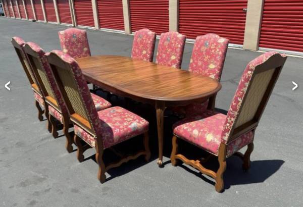 table and chairs    PLUS more for sale 1