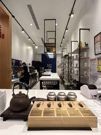 ICE CREAM / COFFEE / TEA STORE***** PRIME LOCATION*** 1