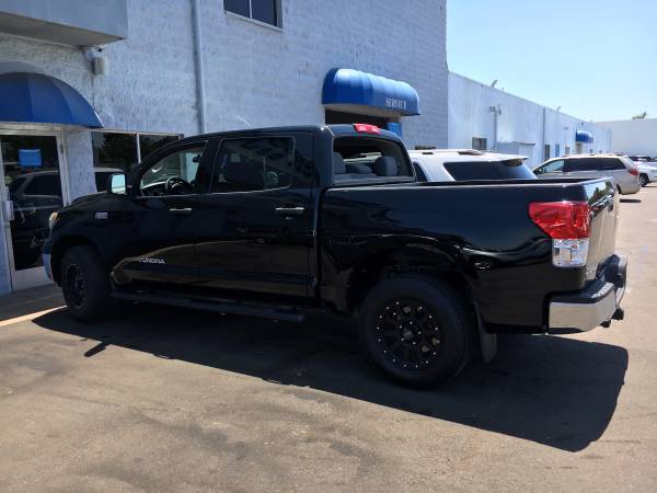 2011 Toyota Tundra 5.7 v8 1