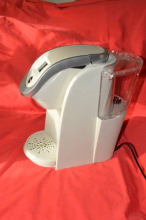 Keurig K2.0-200 Black Single Serve K-Cup Coffee Maker in Very Nice 1