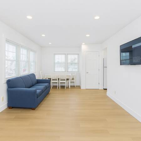 $2500.00 / 3br - 1100ft2 - Spacious 3 Bed 1 Bath Apartment in Ocean City - $2500/mo63839298107907123