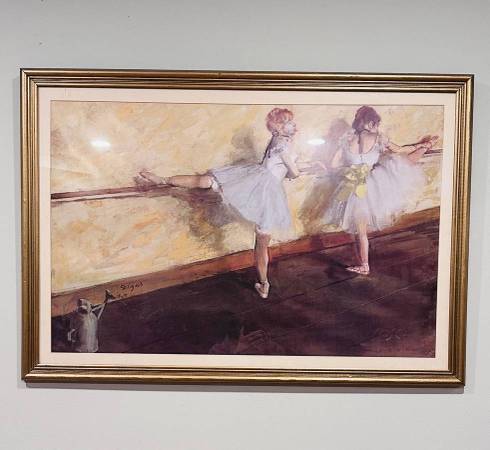 CL has an ART SECTION hurry and Move ! 1