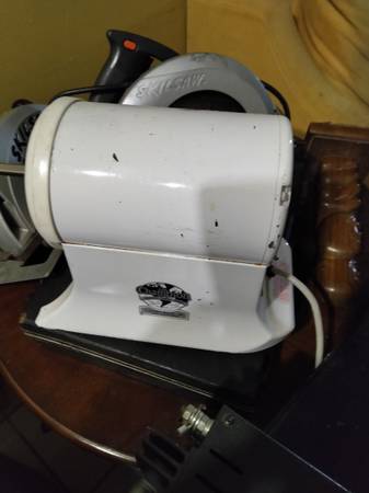 Very nice works excellent juicer motor only 1