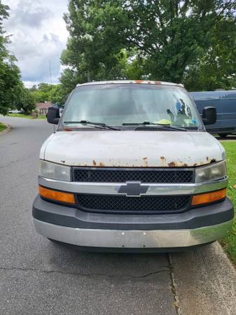 Furgón de carga Chevy Express 2008 - $2,500 (Mathews)63613436595587121