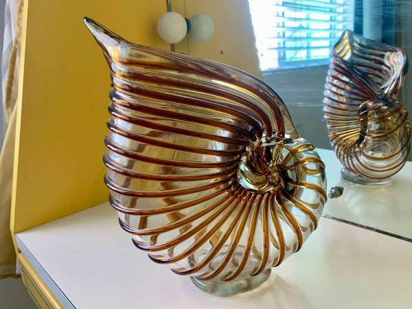 Unique Handblown glass Crystal Snail ESCARGOT SHELL VASE PITCHER 1