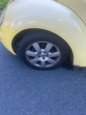 2003 Volkswagen New Beetle GLS Hatchback Coupe 2D - $1,500 (Dumfries, Va)63616710175363123