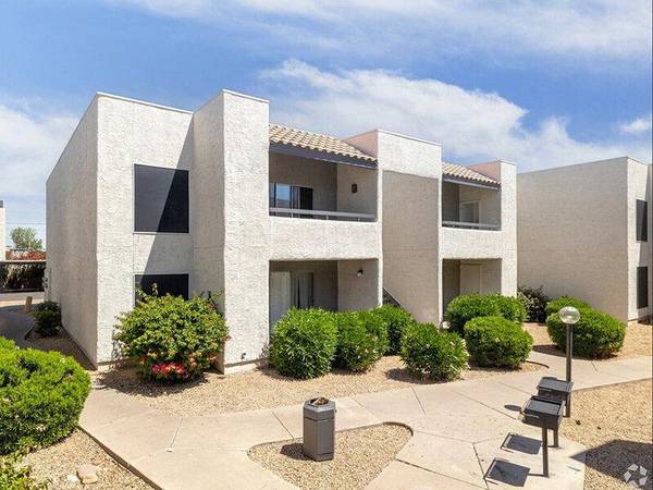$1,200 / 1br - 720ft2 - Lush Green Spaces & Mature Landscaping, Dog Wash Station (Phoenix)64024990536833123