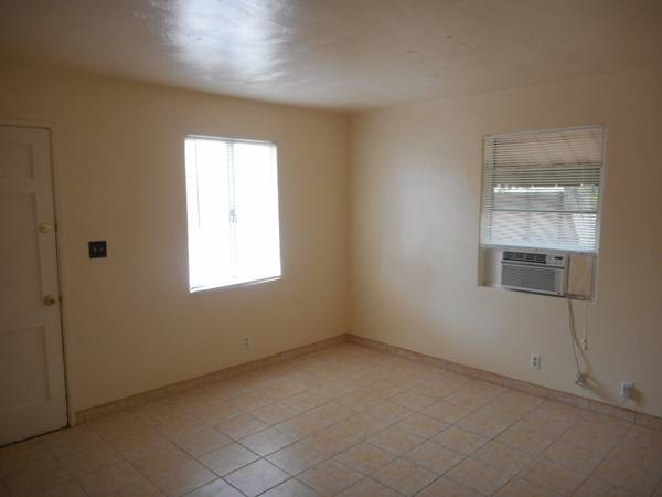 $925 / 1br - 500ft2 - 1 Bedroom Apt in Duplex, Dog Allowed, Fenced Yard (Pima\Dodge)63674756702465124