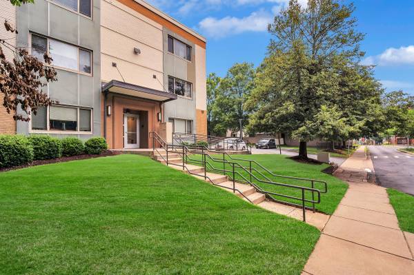 $1,585 / 1br - 754ft2 - ¡Vida asequible! Plano de 1 dormitorio / 1 baño que se ajusta a tu presupuesto (Rockville)63822604654721124