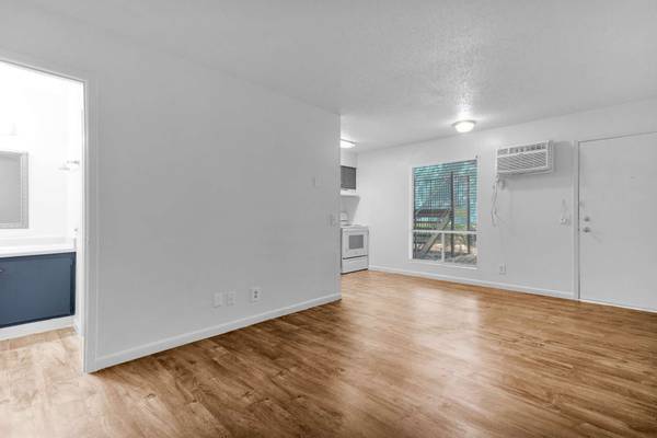 $705 / 1br - 526ft2 - LOOK + LEASE! ONLY 705/A MONTH + 1ST MONTH IS FREE! IN Medical Cntr! (San Antonio - Near the Medical Center)62975758067457122