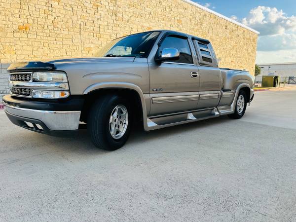 2001 Chevrolet Silverado 1500 5.3L ONE OWNER SUPER CLEAN - $6,999 (Austin(South))63439785821571123