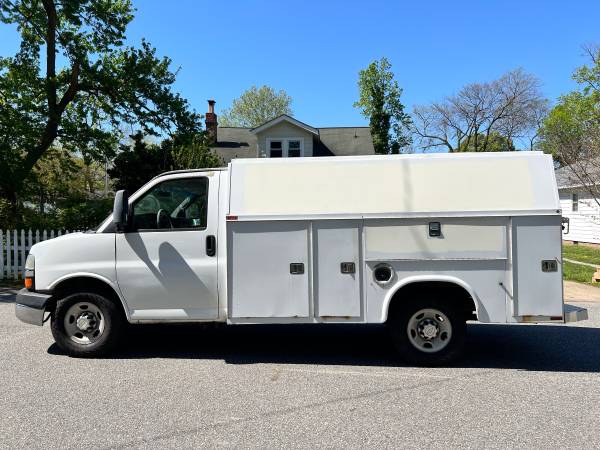 2011 Chevrolet Express 3500 Cutaway KUV - $5,500 (newport news)63621764383875121