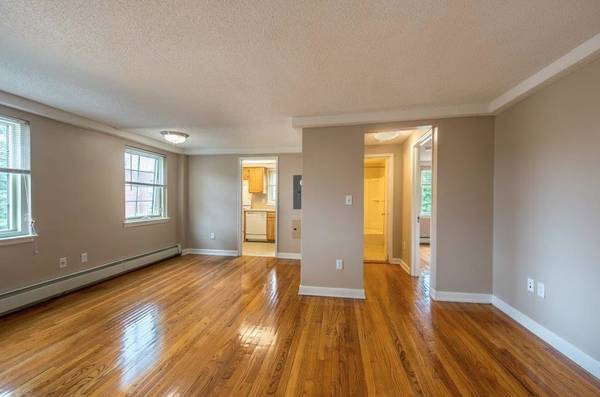 $1,380 / 2br - 810ft2 - Call for Details, Near Public Transit, Cats Welcome (Springfield)64017047076610120