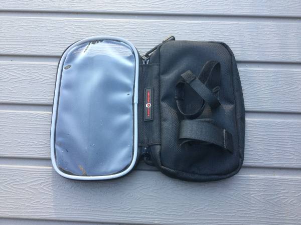 Very nice pouch for phone, maps, attaches to handelbars 1