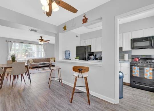 $1,160 / 2br - 800ft2 - Large Windows, Situated in St. Louis!, 2 bedroom (5927 Suson Pl, St. Louis, MO)63924427052418120