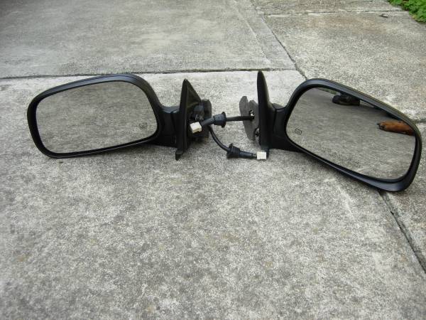 Side View Mirror for Dodge Durango & Dakota - $100 (lafayette / orinda / moraga)63471437894913120