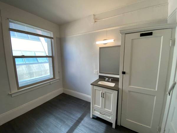 $800 / 1br - Bronx Spacious 1BR – Near Fordham (Bronx)63978411757827123