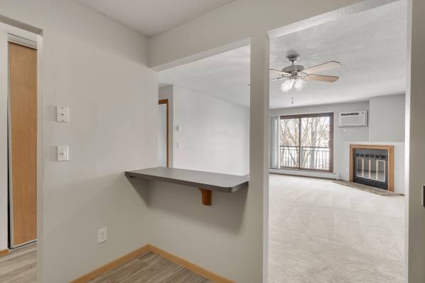 $1,445 / 1br - 742ft2 - Cozy 1 bdrm with Great Plymouth Location (Plymouth)64048421600003124