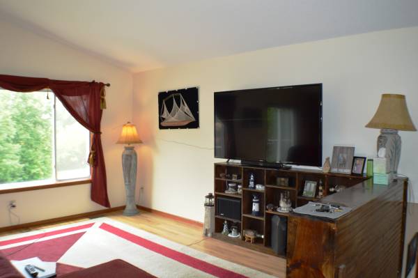 $325,000 / 4br - 2256ft2 - Charming Home Alert! 1.58 Acres! (Rush City)64003961085699124