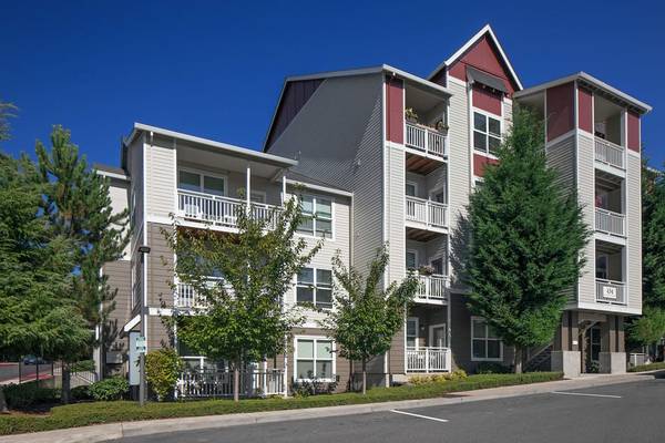 $1,726 / 1br - 822ft2 - Forest views & amazing amenities, call today for great rates! (10600 SW Taylor St, Portland, OR)63777362477953122