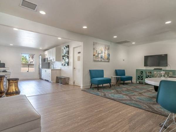 Riverside CA, 2/BD, BBQ/Picnic Area 1