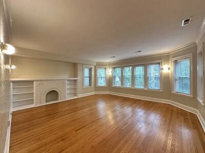 $2,150 / 2br - West Rogers Park Large, 2 bedroom/ IN UNIT LAUNDRY (West Rogers Park)63959877114115120