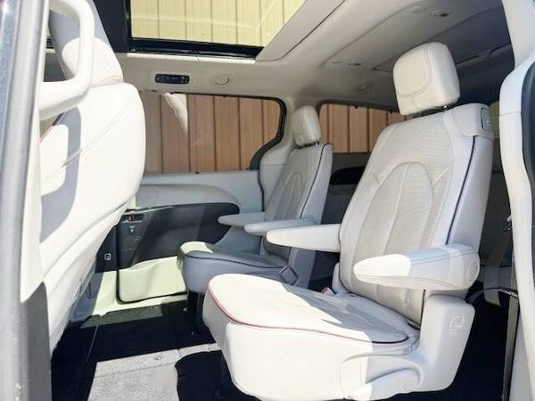2020 Chrysler Pacifica Limited - $11,89963476086006659123