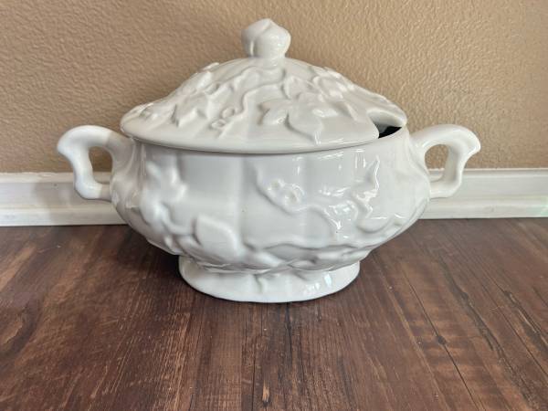 White Ceramic Soup Tureen 1