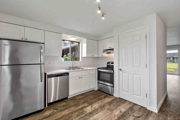 $2,095 / 2br - 800ft2 - Courtyard, Porch, Washer/Dryer, Stainless Steel Appliances (Sumner)64031311064705124