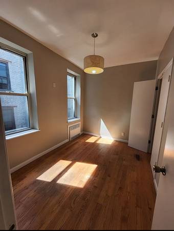 $3,050 / 3br - Amplio 3BR cerca del tren 3/4 🚆 | Cocina moderna 🍳 | Luminoso y aireado ☀️ | No (Brooklyn)63995824668675122