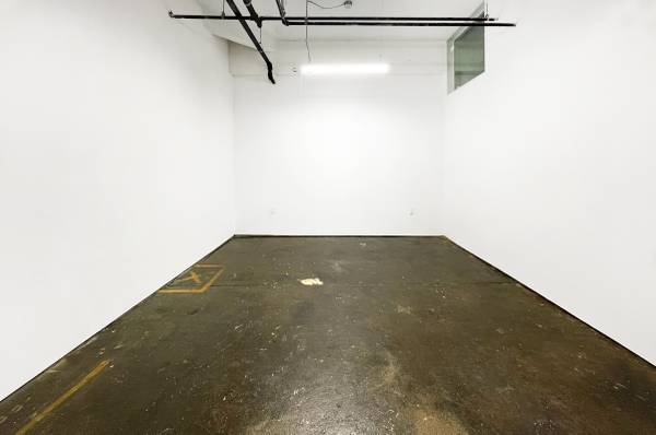 STUDIO 166: BRIGHT CREATIVE STUDIO W WHITE WALLS PROFESSIONAL SETTING 1