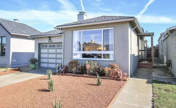 $2,100 / 3br - 1150ft2 - 🖤Contemporary 3BR / 2BA with Open Layout For Rent! (daly city)63824144994049120