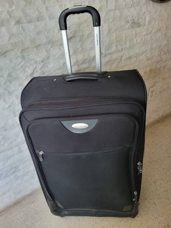 Samsonite spinner 1