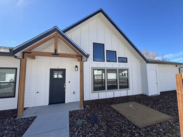 $2,600 / 2br - 1300ft2 - Apartamento amueblado lleno de luz (Mt Shasta)63678201003137121