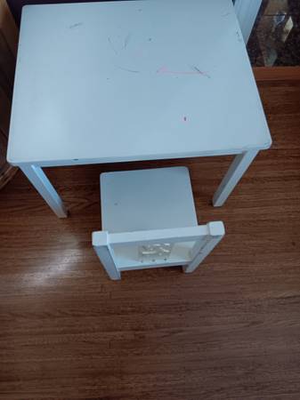 Kids table with a chair 1