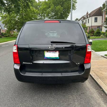 2006 Kia Sedona LX - $2,700 (Bayside)63614985871233123