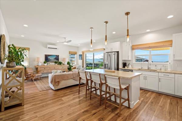 $7,950 / 4br - 2095ft2 - Turn Key, Professionally Furnished, 4 Bed 3.5 Bath Home! (Hali'imaile)63939391357315121