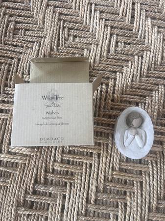 Willow Tree Wishes Keepsake Box Always Hold On To Your Dreams - NEW 1